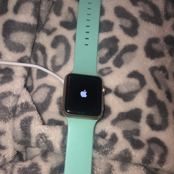 Apple watch 7000 series - Picture 4 of 4